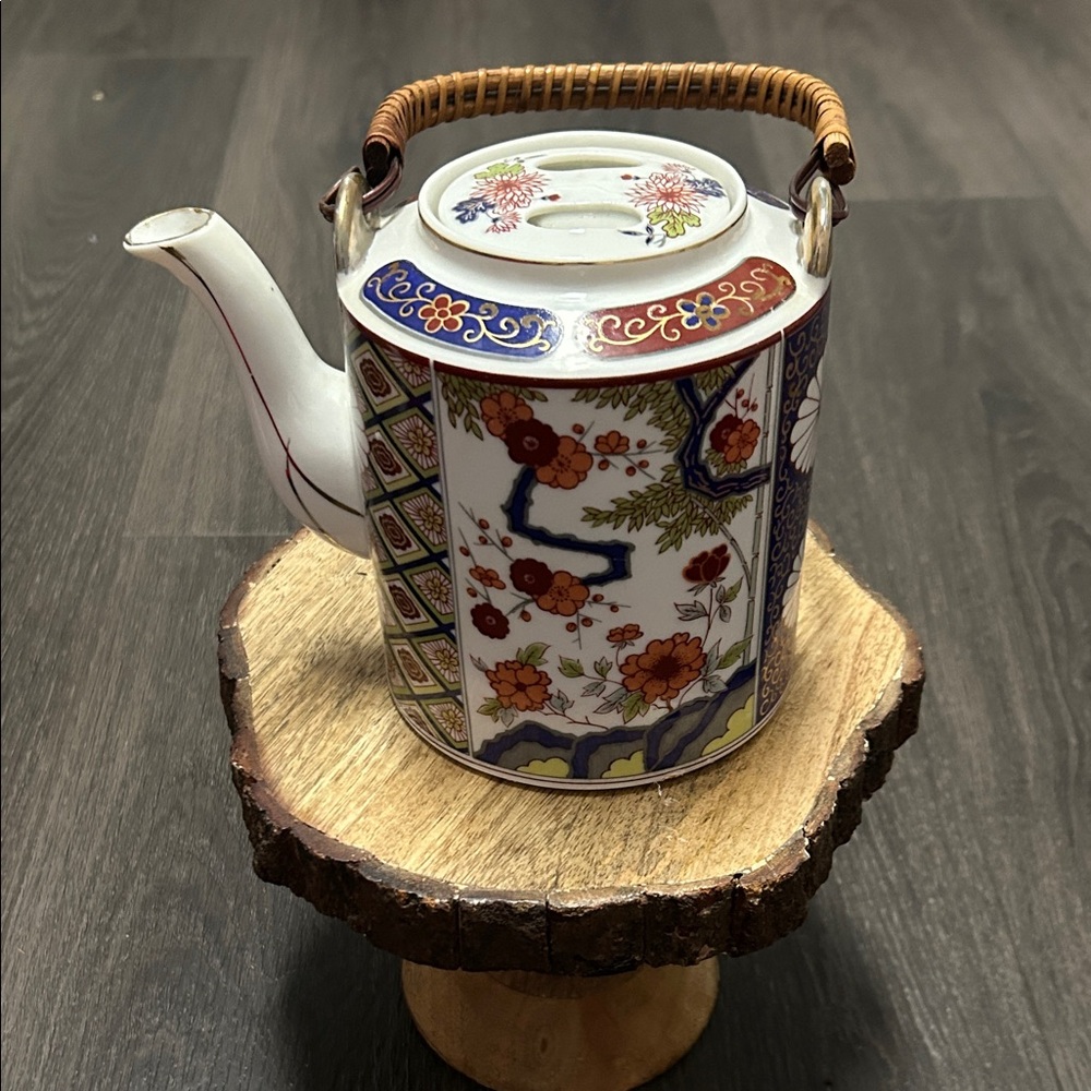 Vintage Imari Ware Japanese porcelain Teapot